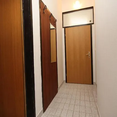 Apartman With A Parking Space Pag - 6326