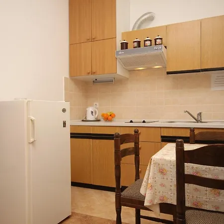 Apartman With A Parking Space Pag - 6326