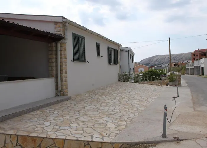 With Parking Space Pag - 6326 Pag Town